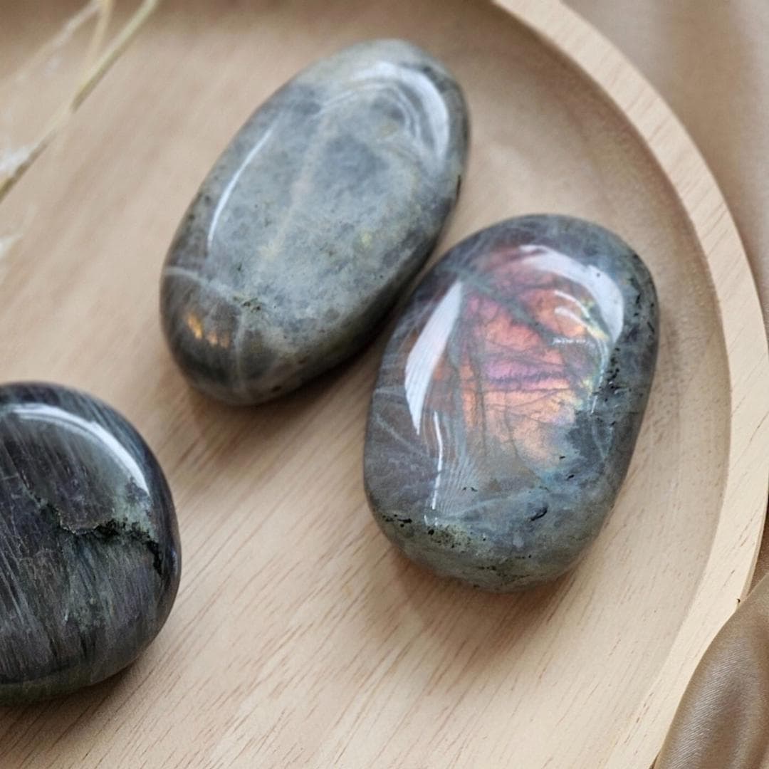 Labradorite palmstone purple flash crystal blue flash polished pocket
