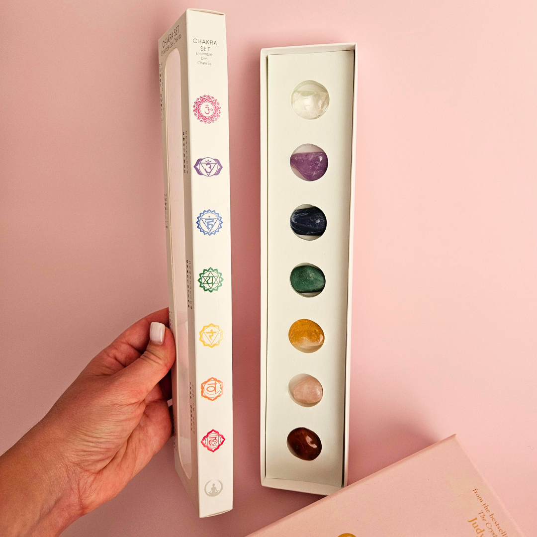 7 Chakra crystal set - gift box tumbled crystals