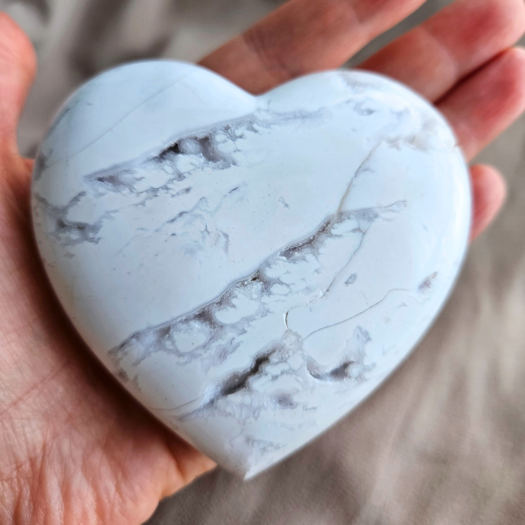 White Agate Heart Natural Stone Carving