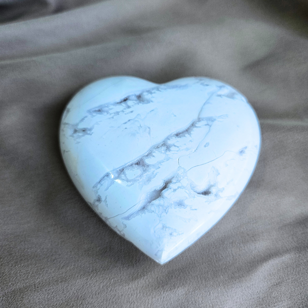 White Agate Heart Natural Stone Carving