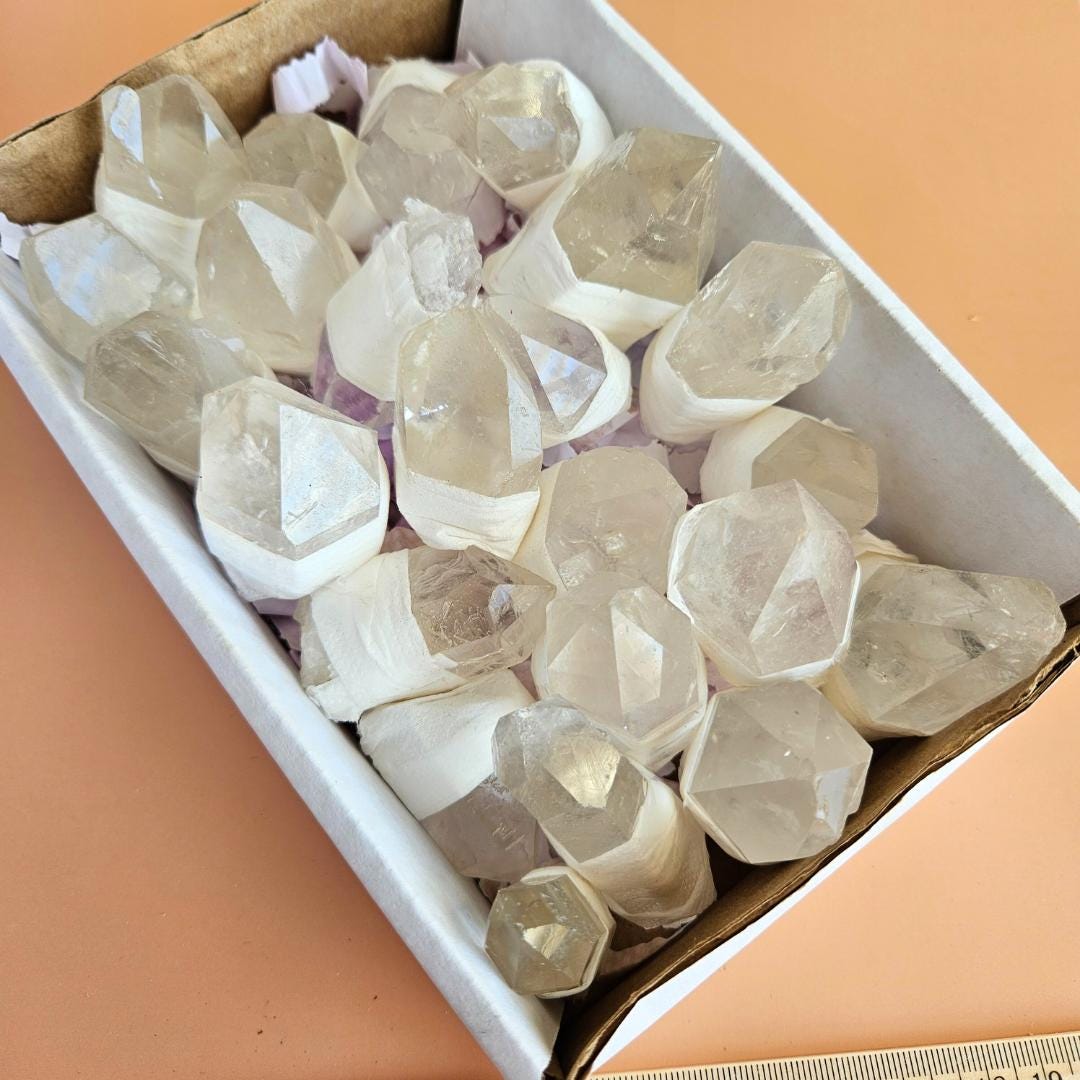 Bulk clear quartz points