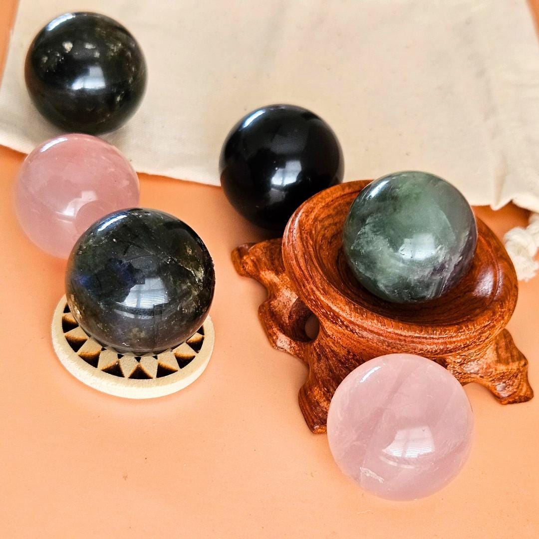 Mini spheres crystal ball