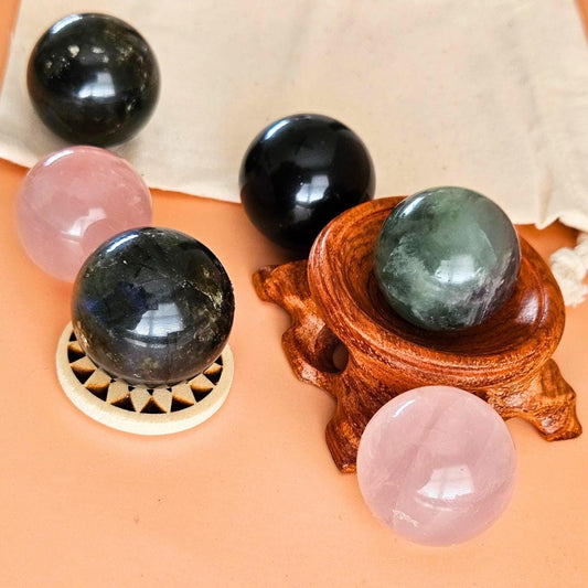 Mini spheres crystal ball