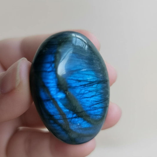 Labradorite palmstone purple flash crystal blue flash polished pocket 