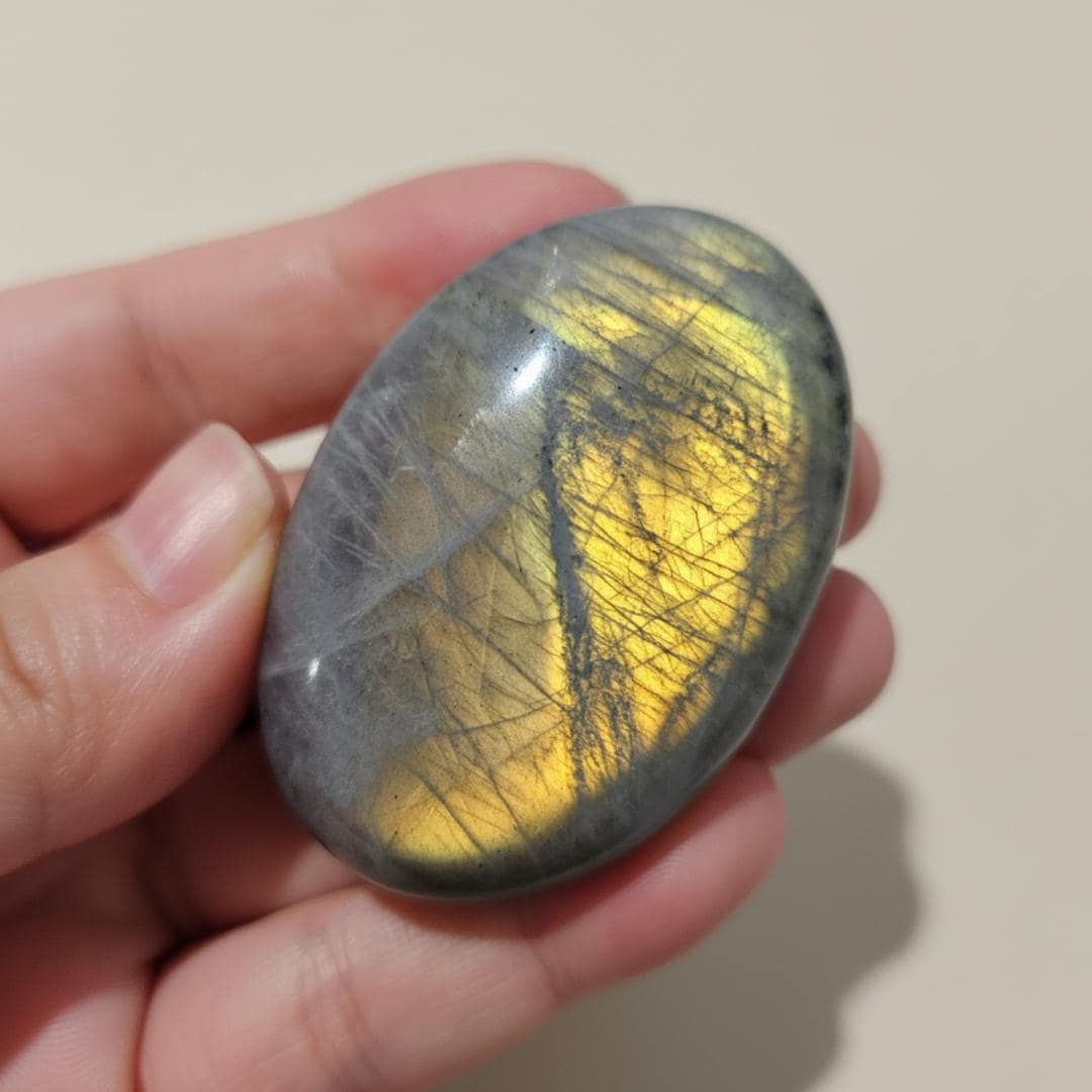Labradorite palmstone purple flash crystal blue flash polished pocket 