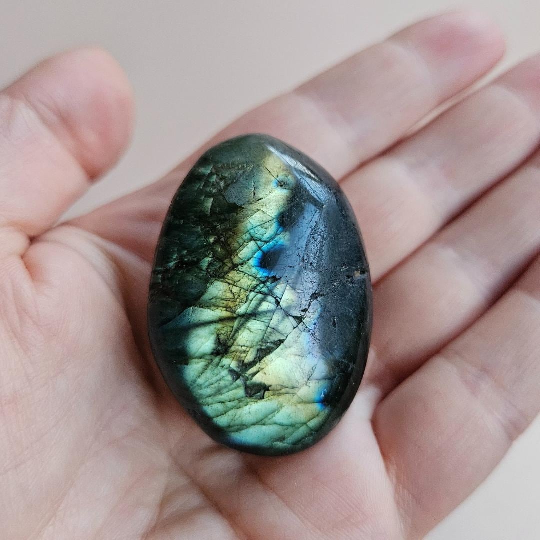Labradorite palmstone purple flash crystal blue flash polished pocket 